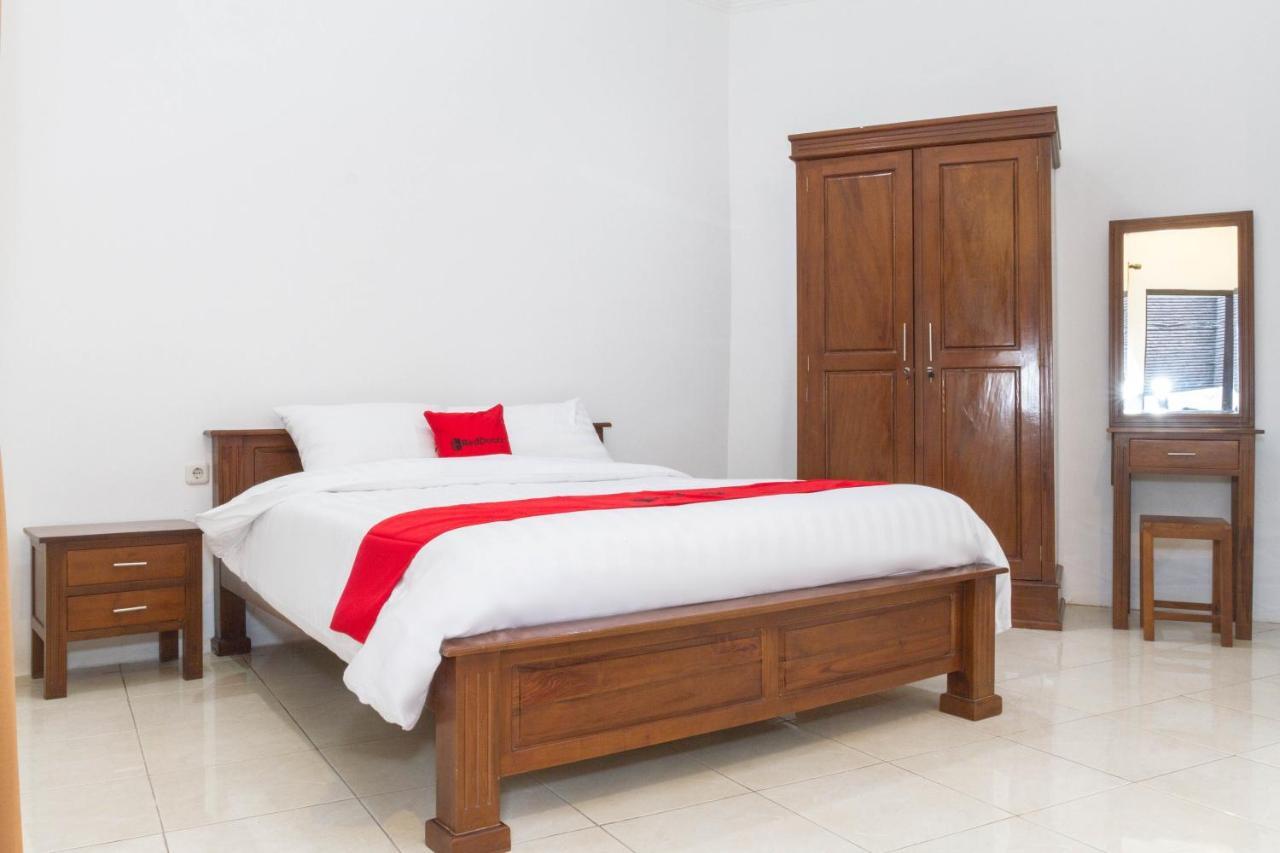 Reddoorz Near Jatinangor Town Square Hotel Exterior foto
