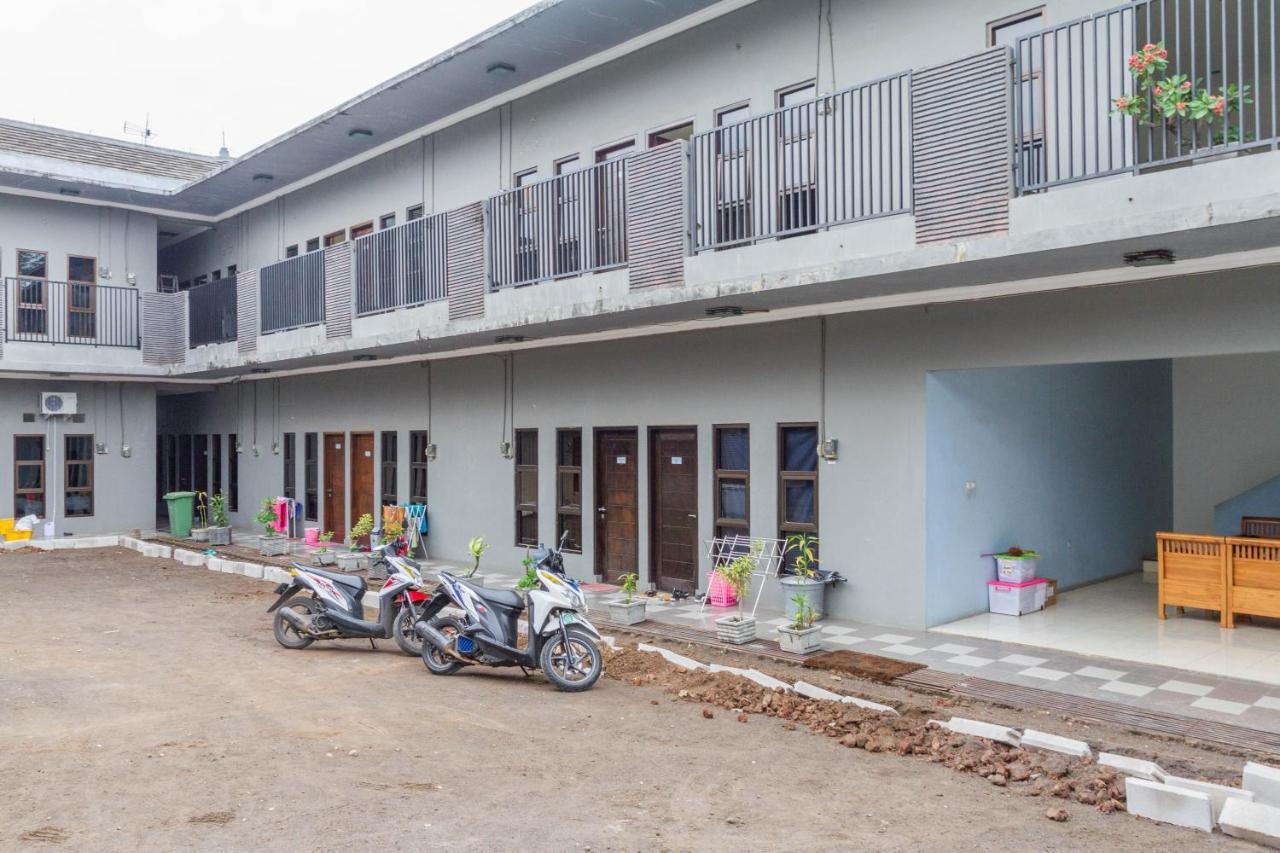 Reddoorz Near Jatinangor Town Square Hotel Exterior foto