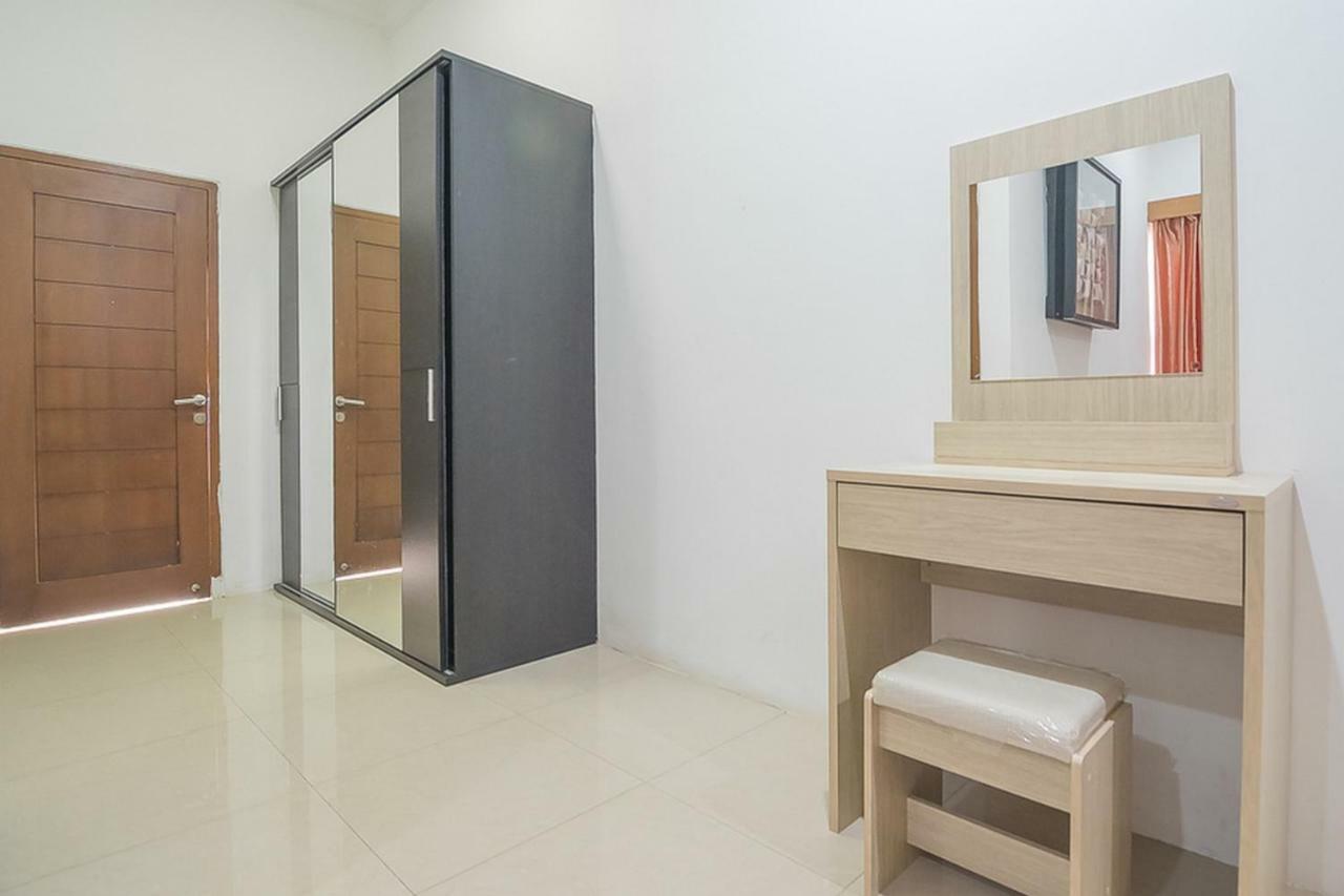 Reddoorz Near Jatinangor Town Square Hotel Exterior foto