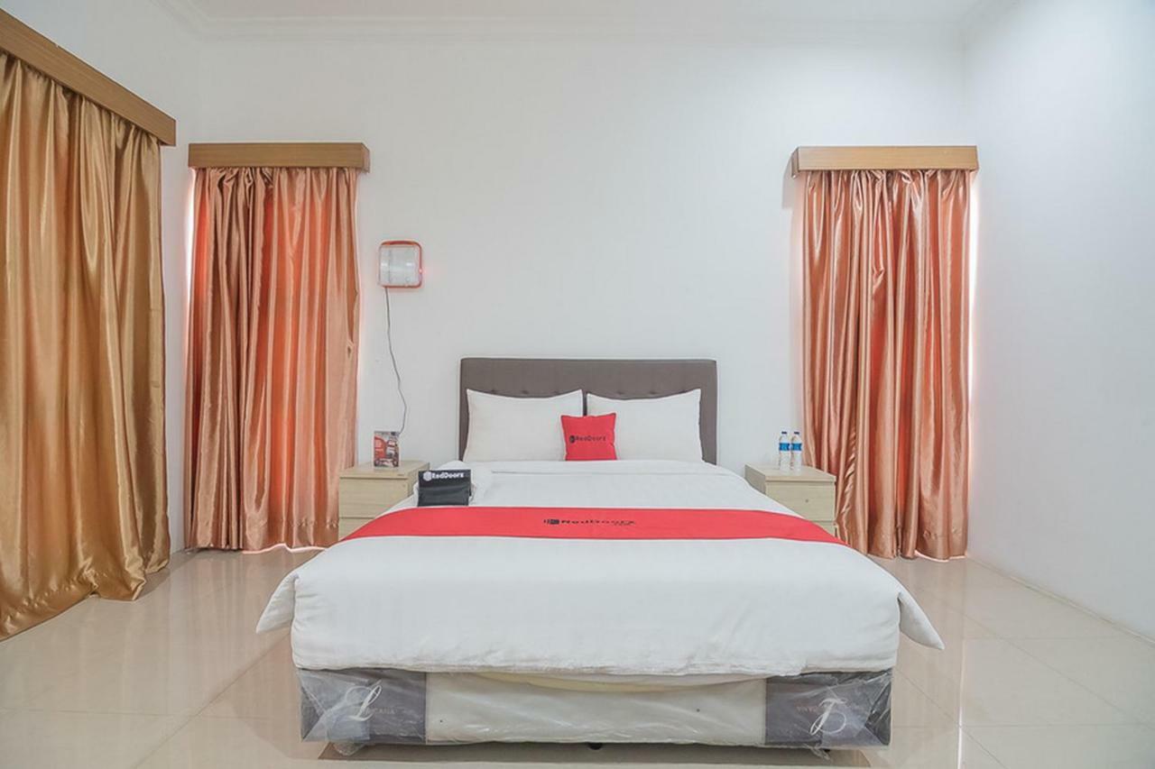 Reddoorz Near Jatinangor Town Square Hotel Exterior foto
